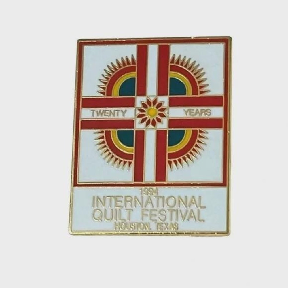 1994 International Quilt Festival Houston TX Twenty Years Vintage Lapel Pin A2